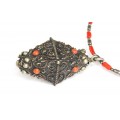 vechi colier cu amuleta tribala iudaica. argint & coral. Yemen